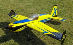 52" Slick 580 EXP - Žlutá/Modrá 1,32m ExtremeFlight