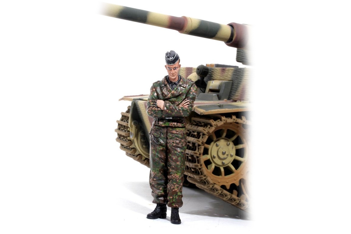 1/16 figurka stojícího německého střelce z 2 sv. války, ručne malovaná TORRO