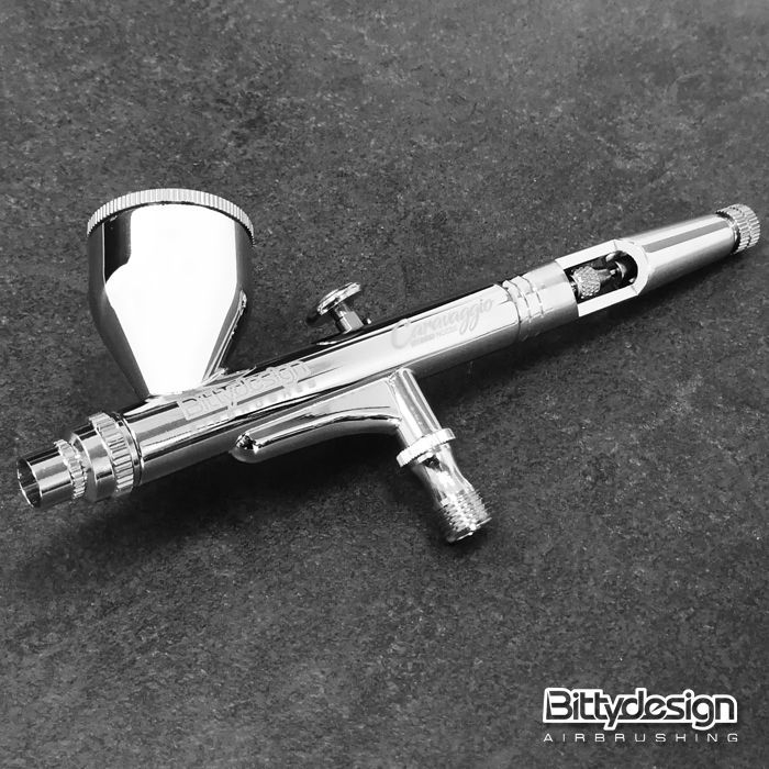 Bittydesign Caravaggio gravity-feed airbrush dual-action pistole - Prasklá krabička