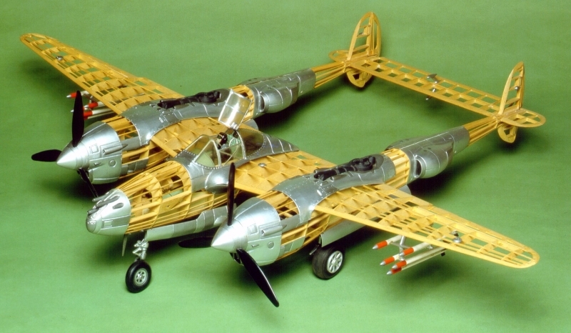 Guillow P-38 Lightning 1:16 (1016mm)