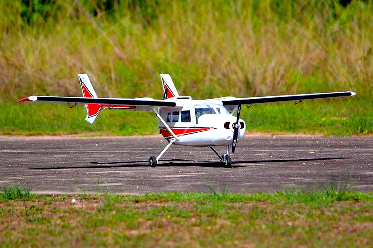 Cessna 337 Skymaster 1,95m
